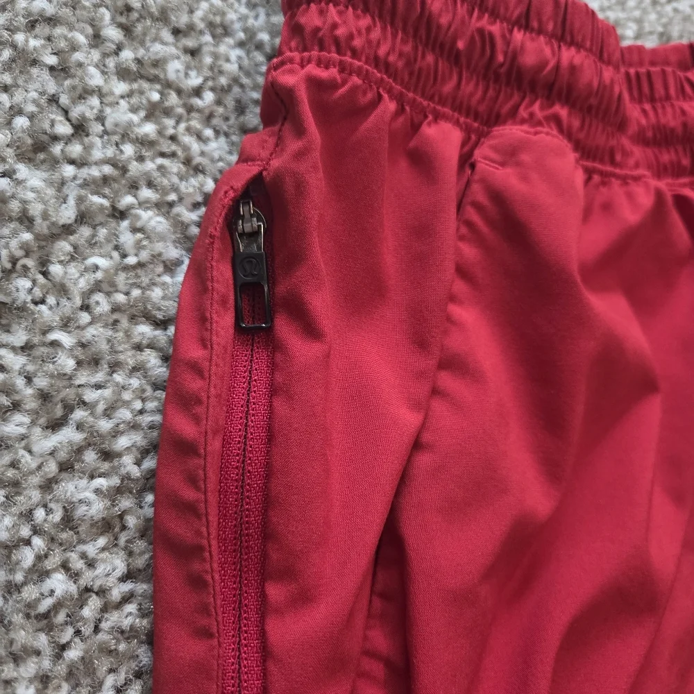 Lululemon Pace Breaker Short Medium Mens Linerless 9 Inseam Bold‎ Red Train Gym